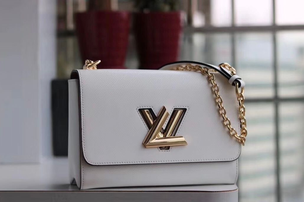 Louis Vuitton Classic flap medium photo 2