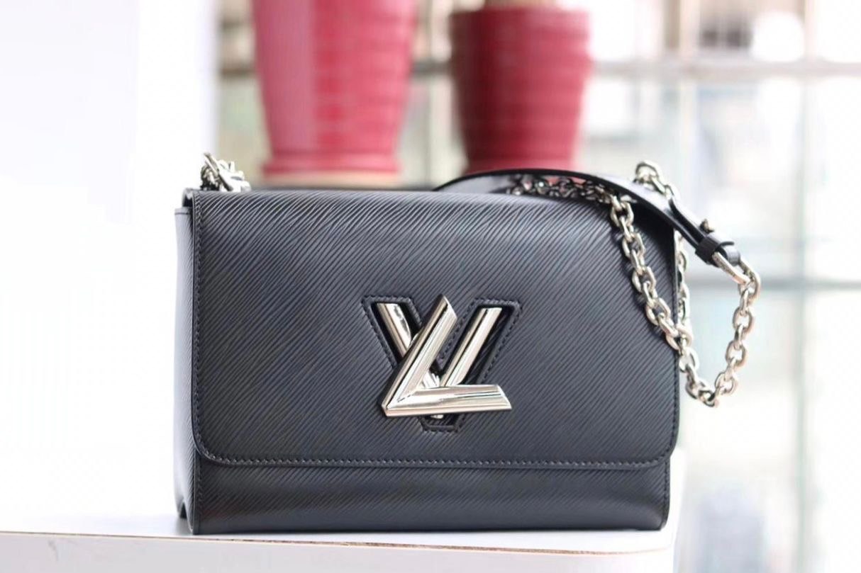 Louis Vuitton Classic flap medium photo 7