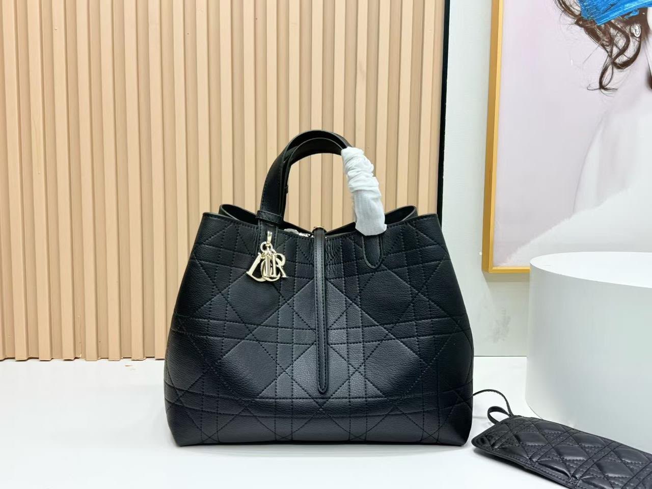 Dior Medium photo 8