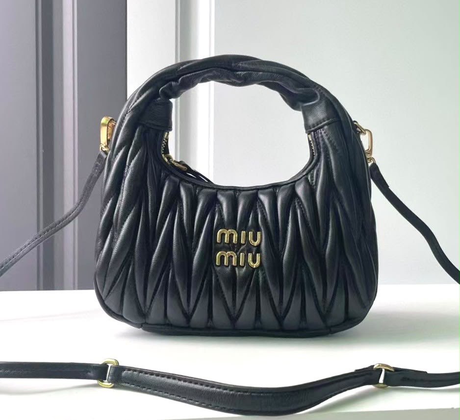 Miu Miu Medium photo 4