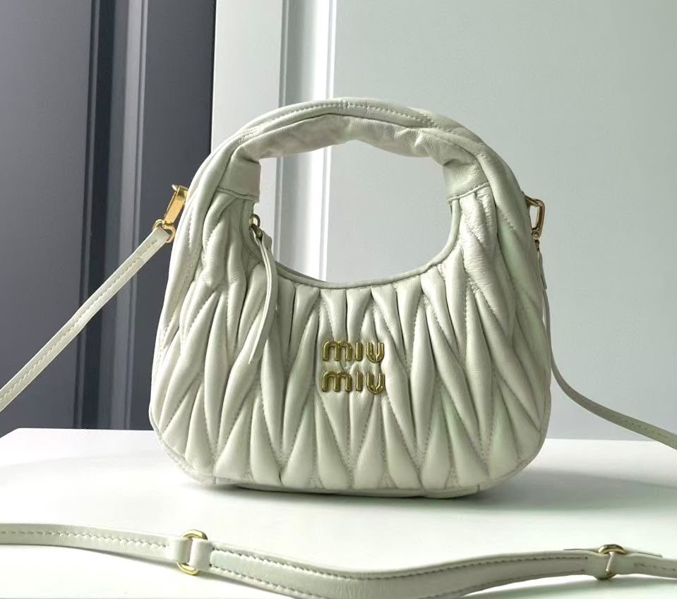 Miu Miu Medium photo 3