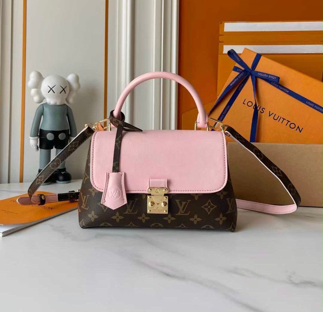 Louis Vuitton Medium