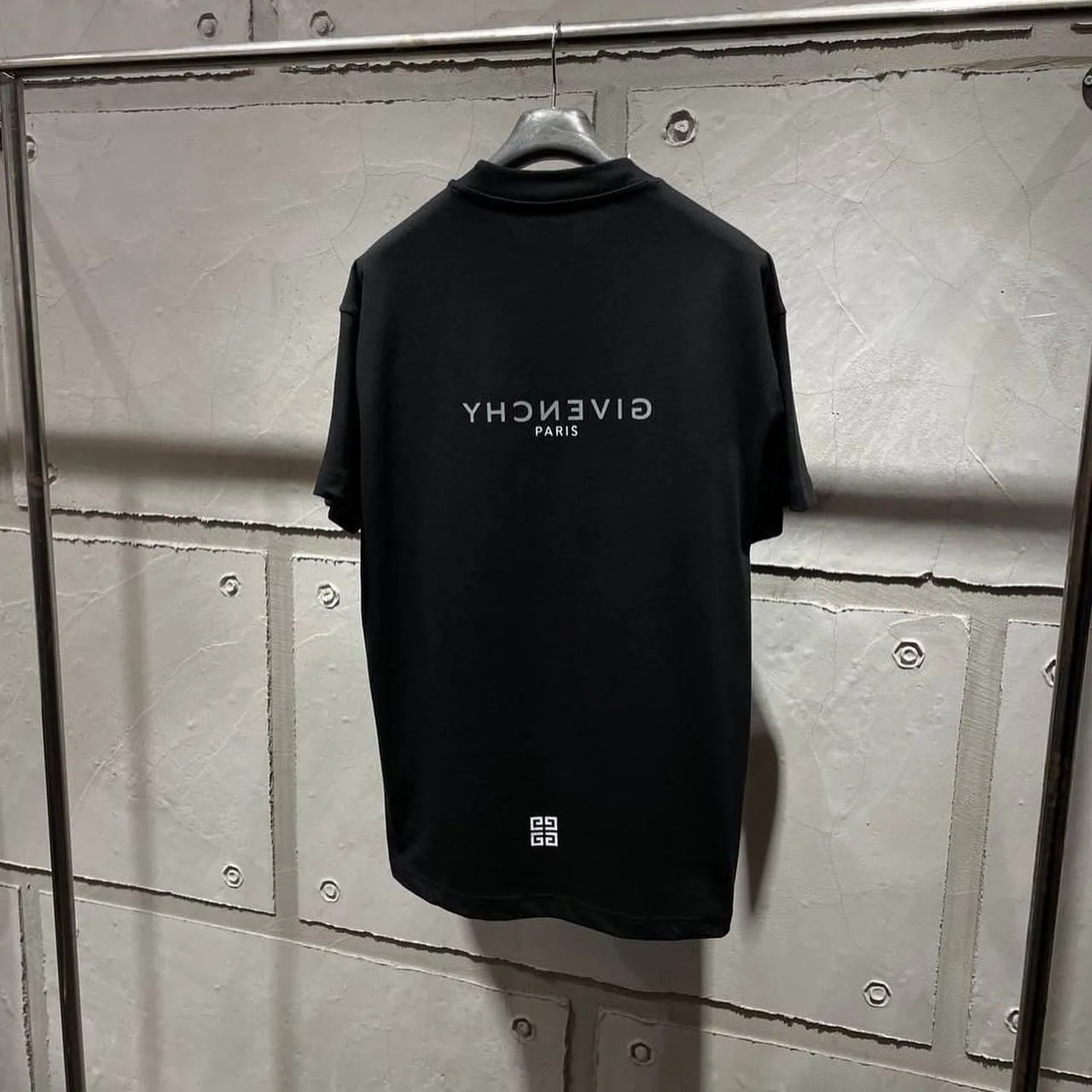 Givenchy logo T-shirt photo 1