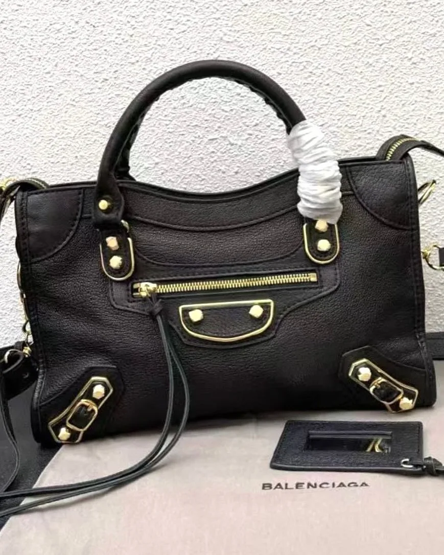 Balenciaga City photo 1
