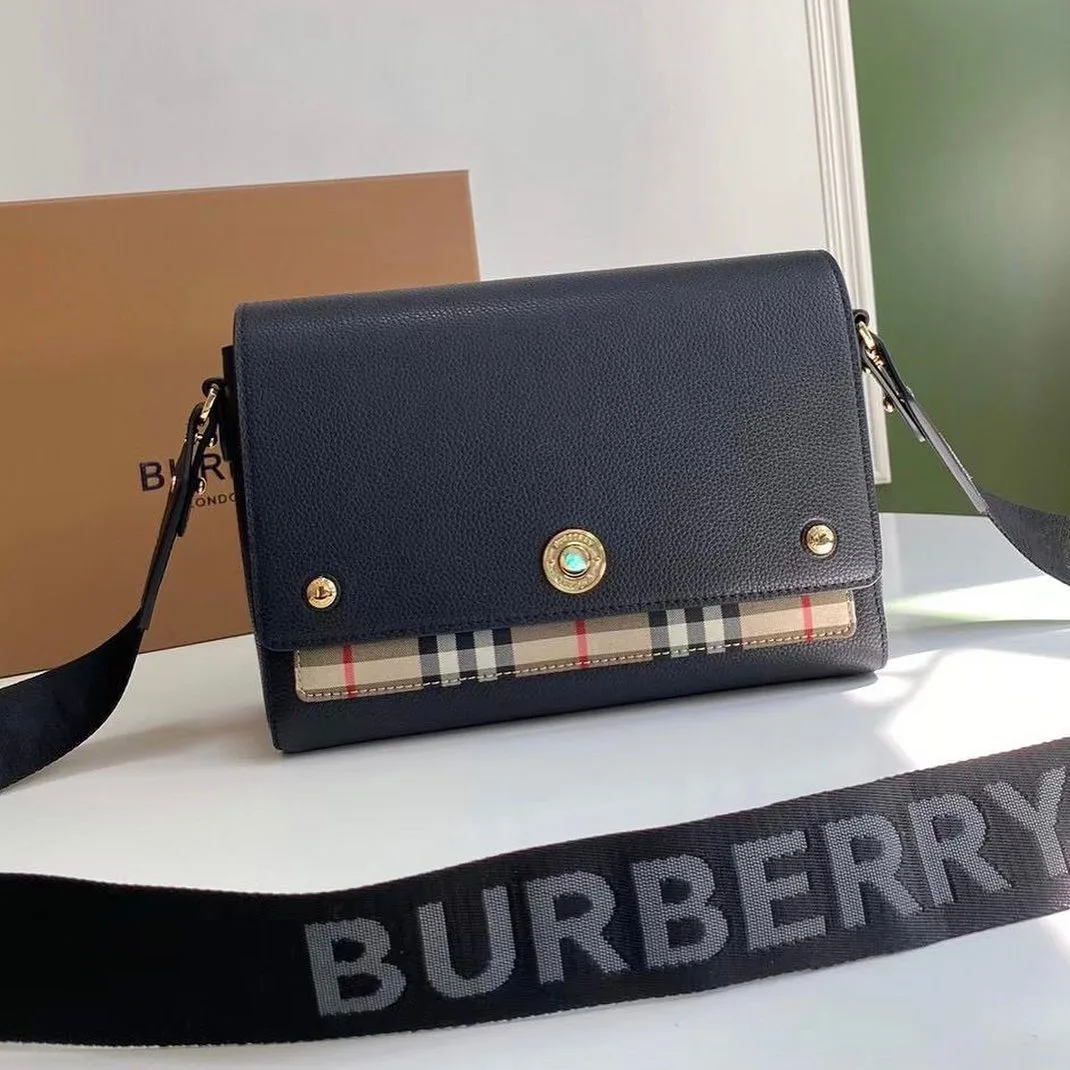 Burberry Note crossbody photo 1