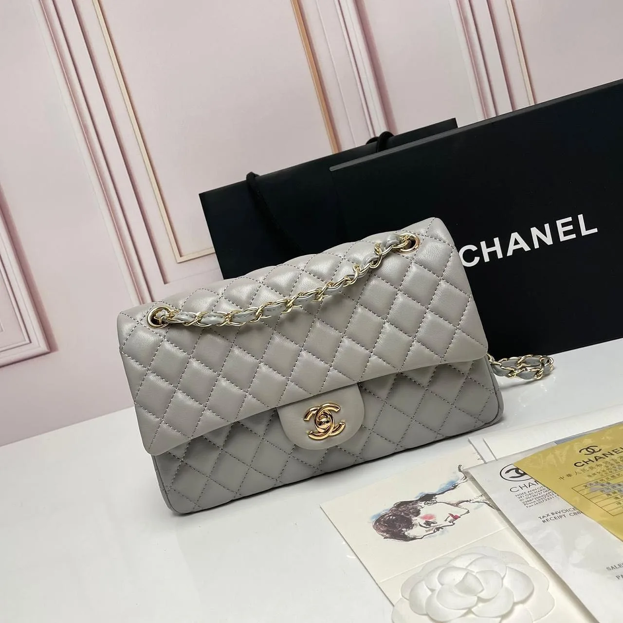 Chanel Classic Flap photo 1