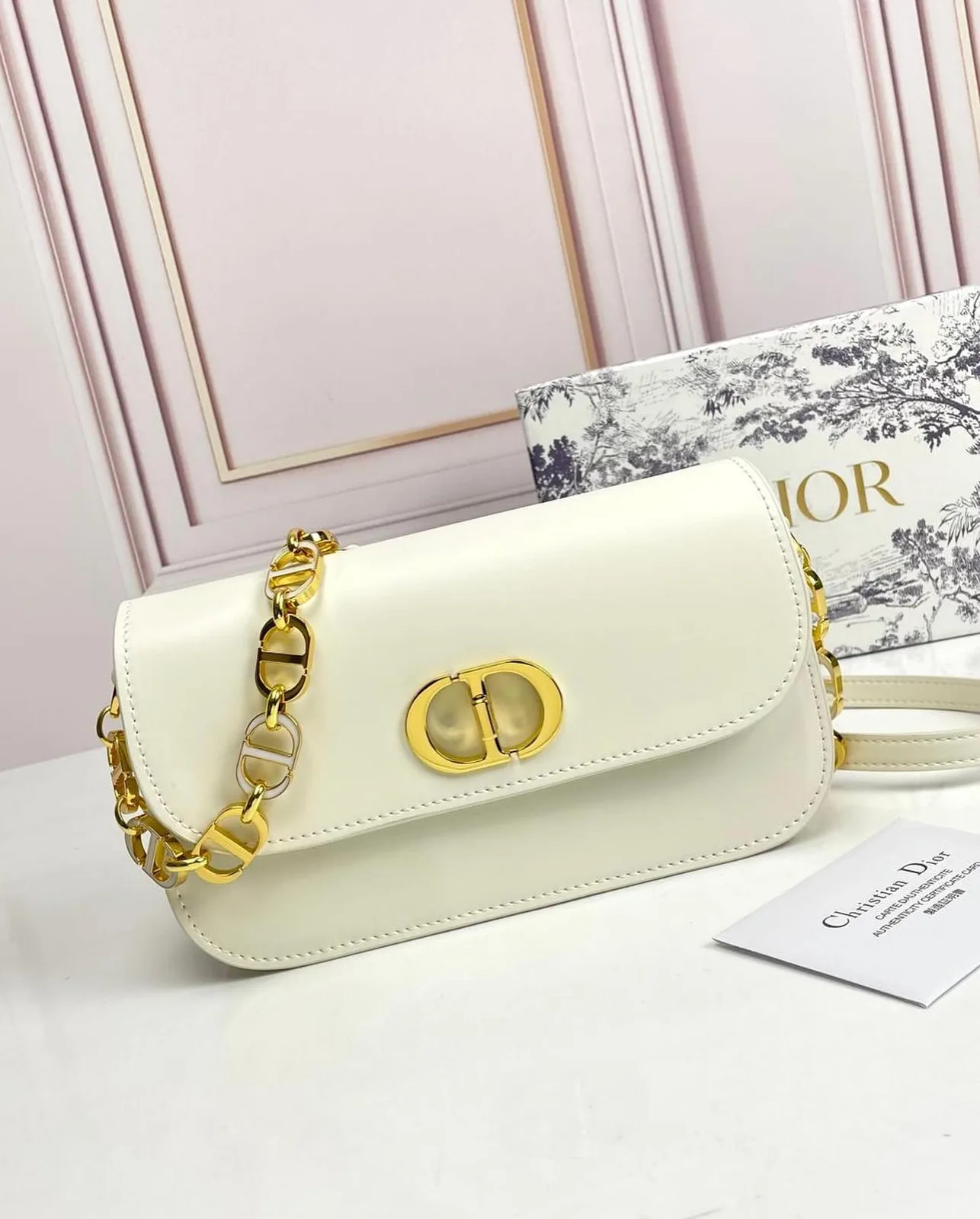 Dior 30 Montaigne photo 1