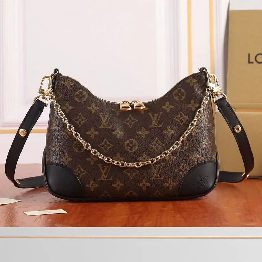 Louis Vuitton Boulogne Hobo photo 1