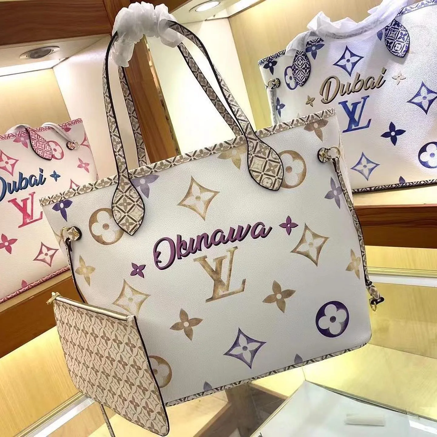 Louis Vuitton Tote Bag photo 1