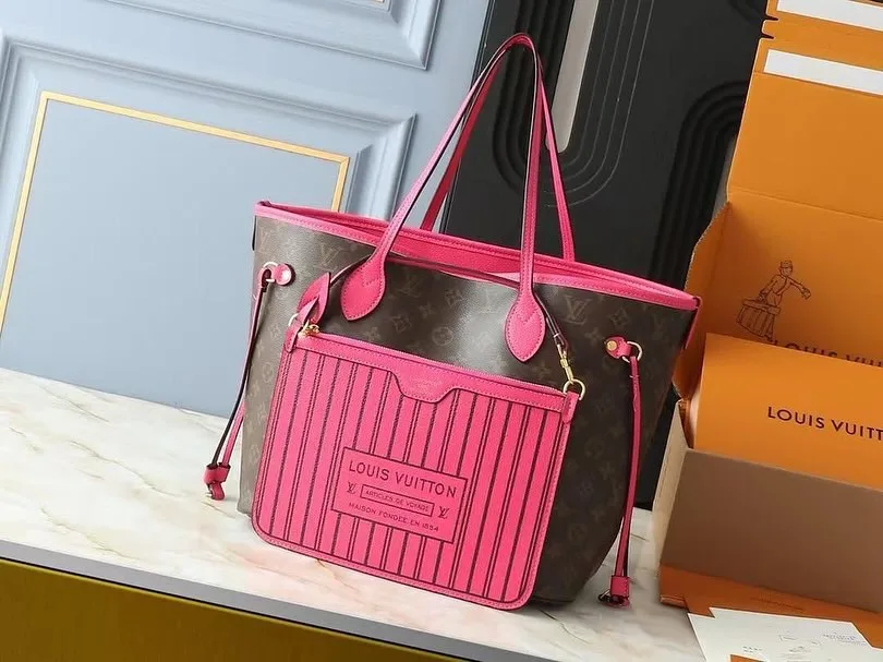 Louis Vuitton Tote Bag photo 1