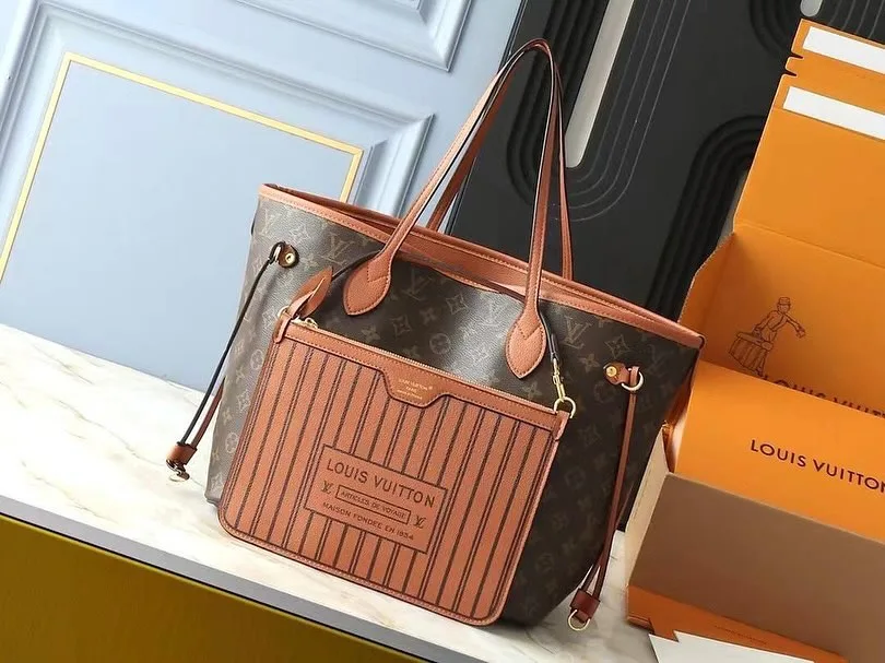 Louis Vuitton Tote Bag photo 3