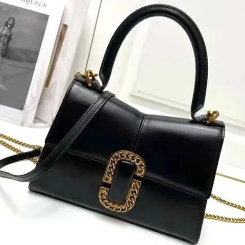 Marc Jacobs Snapshot