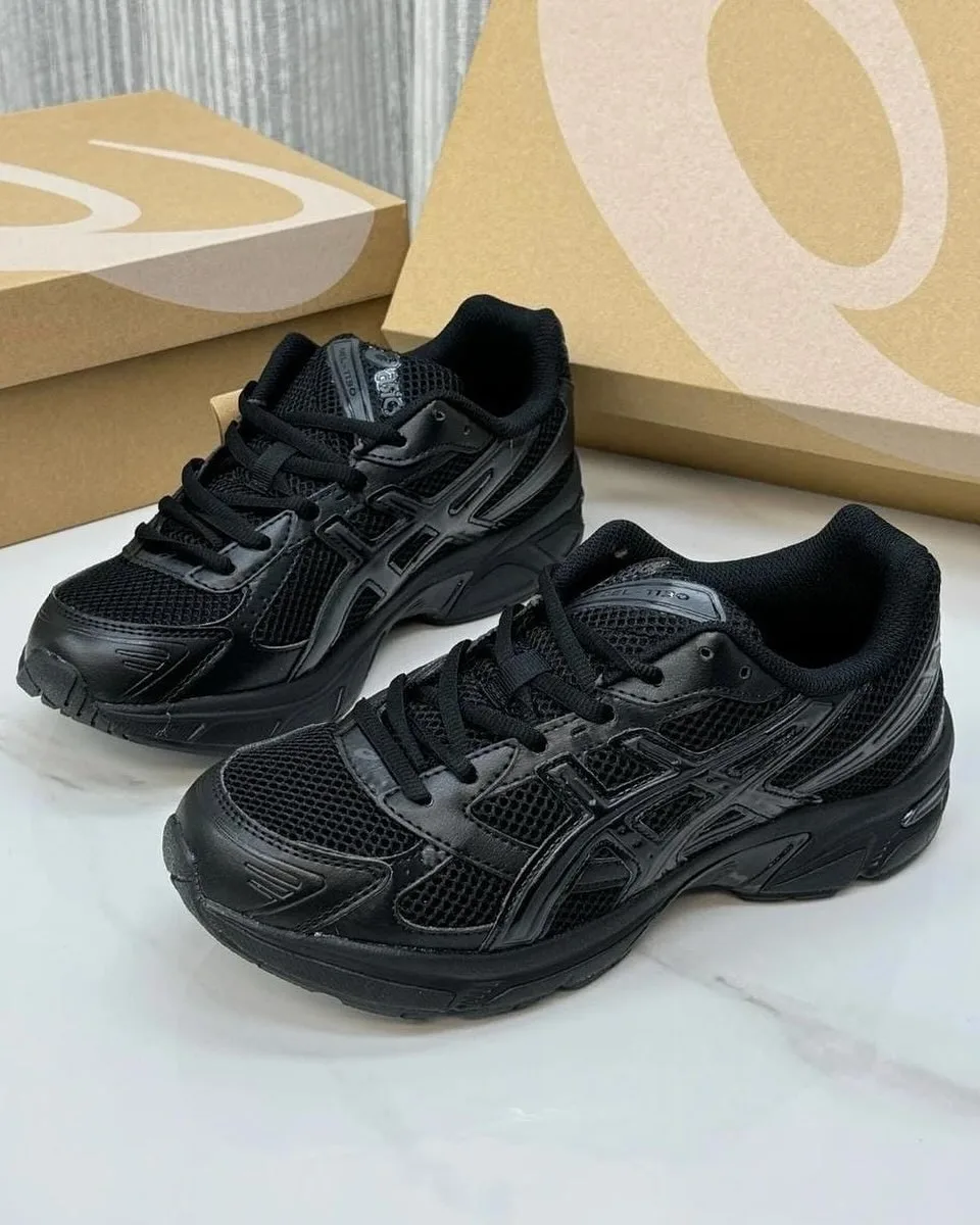 Asics Running Sneaker photo 1