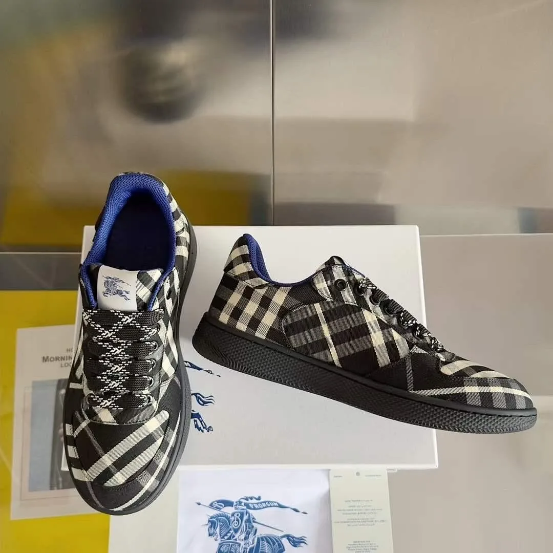 Burberry Sneaker photo 1