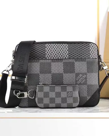 Louis Vuitton District PM