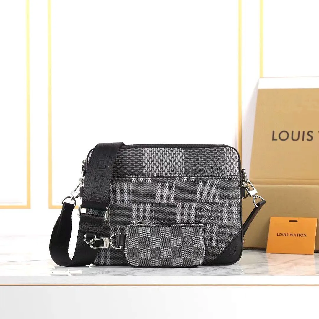 Louis Vuitton District PM photo 11