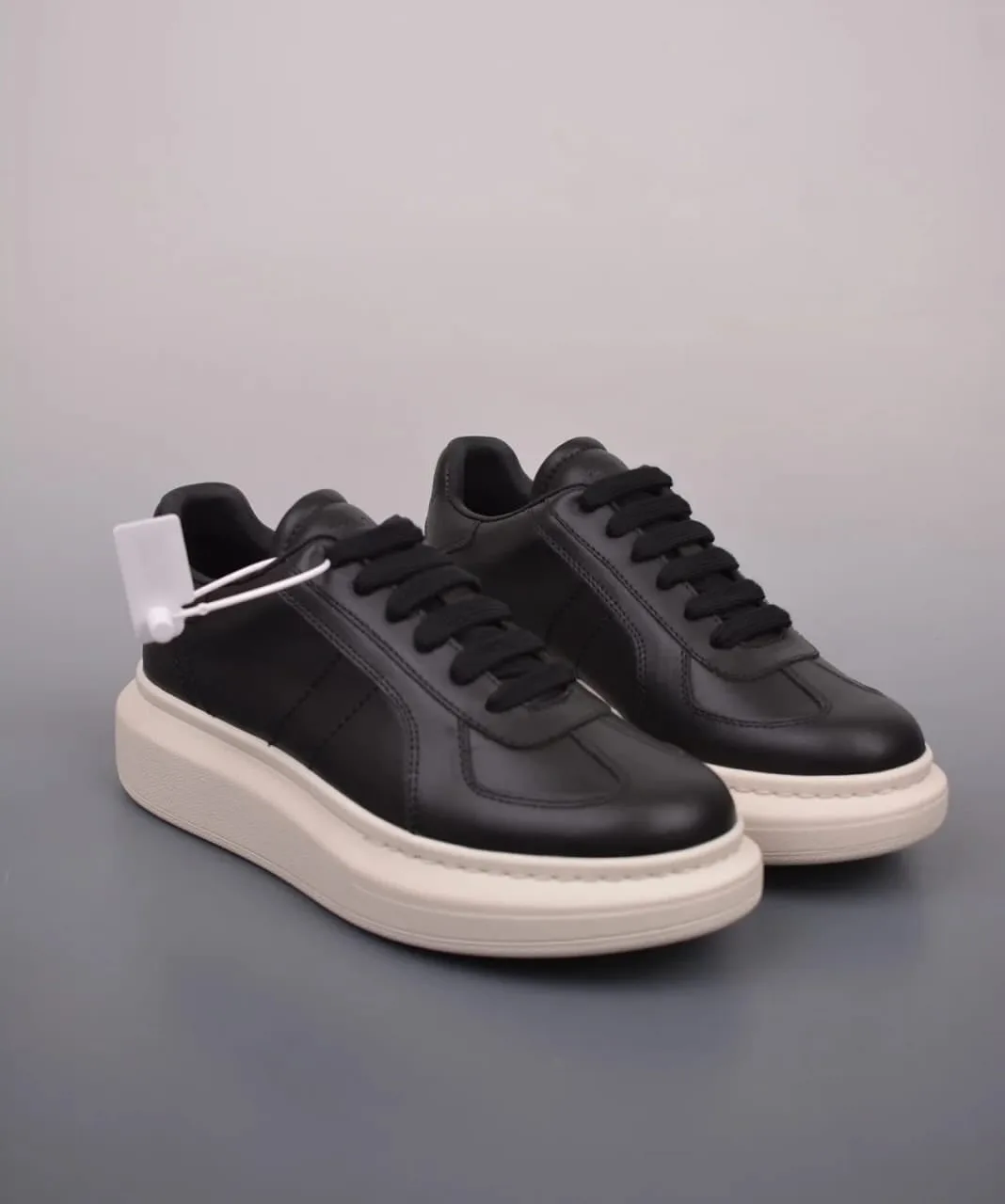 Alexander McQueen Oversized Sneaker photo 1