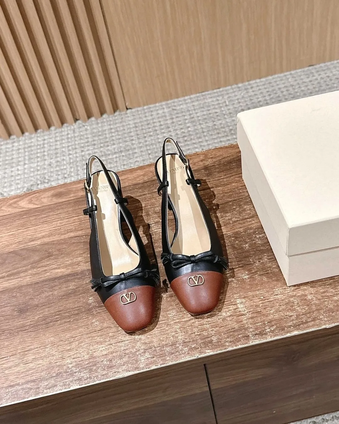 Chanel bicolor slingback pump photo 1