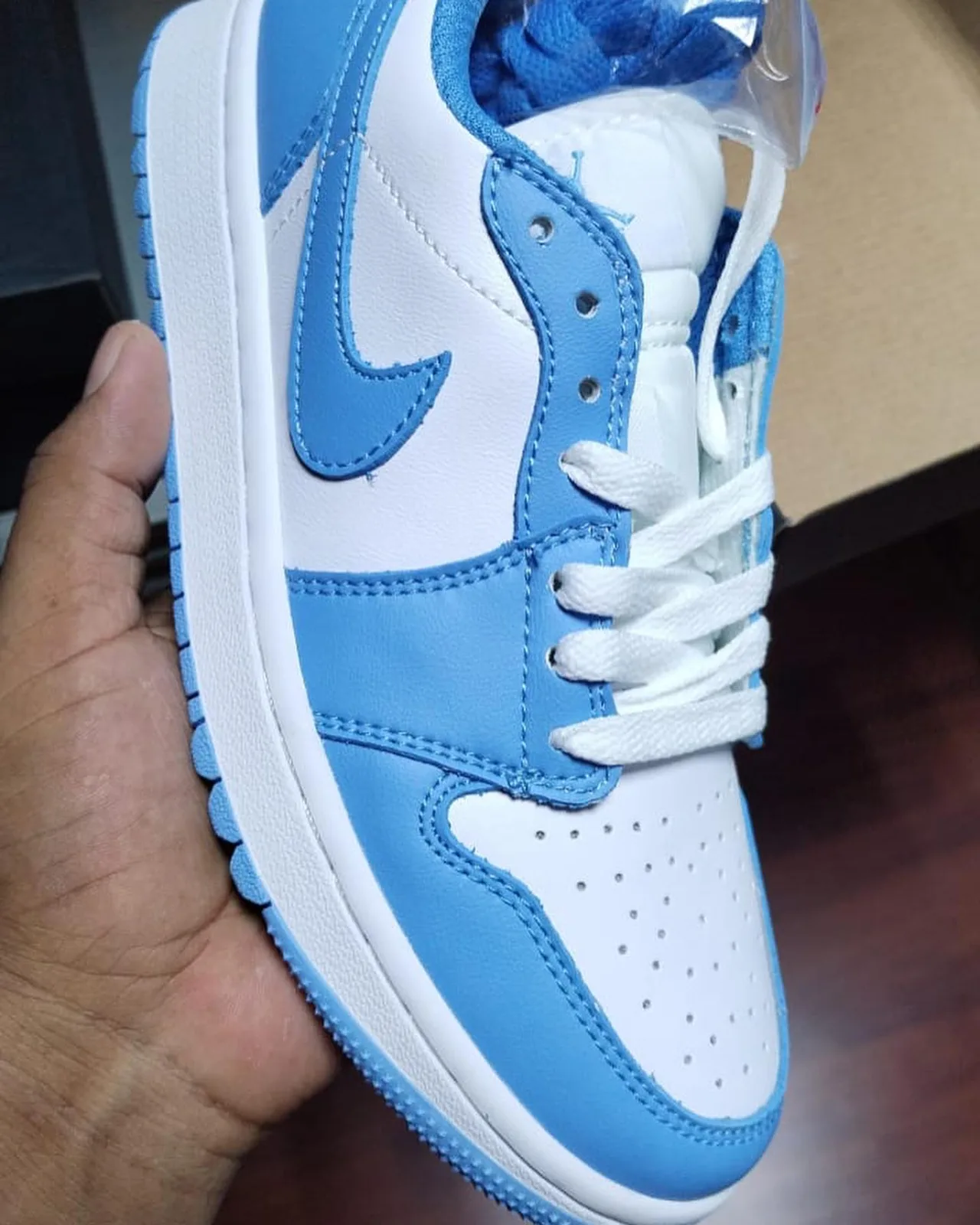 Nike Air Jordan 1 photo 1